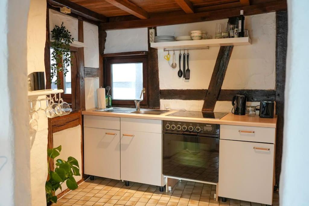 Charmante Fachwerk Wohnung Mit Terrasse In Der Altstadt Coblença Exterior foto
